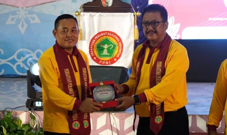 Bupati Sukabumi, H. Asep Japar , mengajak tenaga kesehatan (nakes) untuk terus memberikan pelayanan terbaik guna memastikan masyarakat Sukabumi