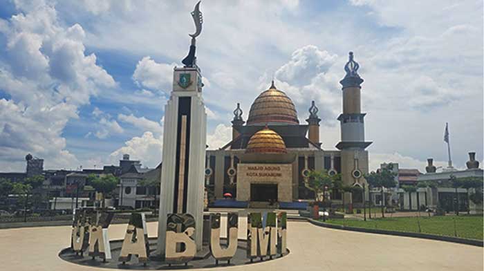 Kota Sukabumi, yang terletak di kaki Gunung Gede dan Pangrango, menyimpan berbagai keunikan yang menjadikannya istimewa di antara kota-kota lain di Jawa Barat.