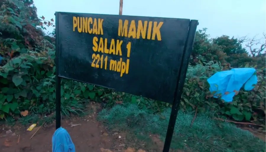 Pemandangan Gunung Salak dari arah Bogor – IST
