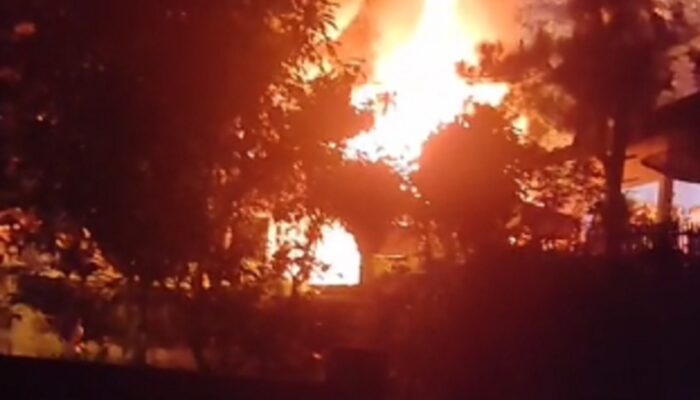Penampakan Kebakaran Hanguskan Rumah Warga di Gegerbitung