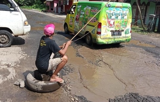 Jalan Rusak