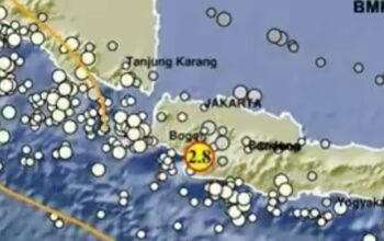 Gempa bumi berkekuatan magnitudo 2,8 terjadi di wilayah 13 kilometer tenggara Kabupaten Sukabumi, Jawa Barat, pada Kamis (21/8/2025) pukul 20.52 WIB
