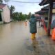 Hujan deras yang mengguyur Kecamatan Tegalbuleud, Kabupaten Sukabumi, sejak Senin sore (11/8/2025) hingga Selasa pagi (12/8/2025), menyebabkan banjir di sepanjang aliran Sungai Ciparanje.