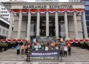 Korban PSN Gugat Legitimasi UU Cipta Kerja, Pemerintah dan DPR Absen di Sidang MK
