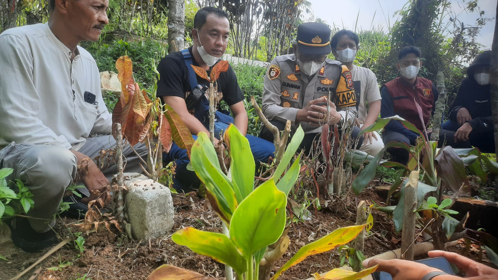 penanganan satu keluarga rentan di Kabupaten Sukabumi, Jawa Barat, pasca meninggalnya RY (4), balita yang menderita infeksi cacing parah hingga menyebar ke otak.