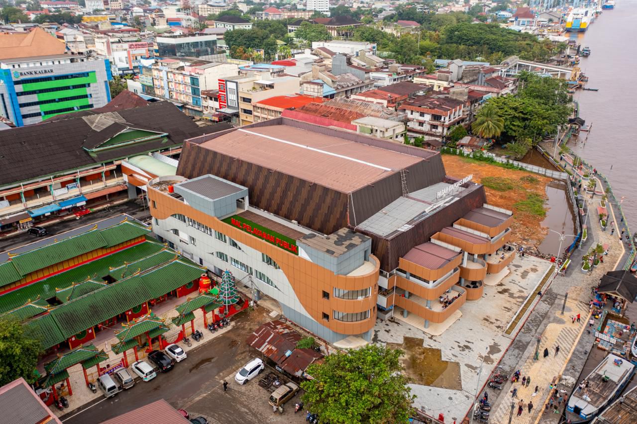 Pemerintah Kota Pontianak terus membuka pintu lebar bagi investor, khususnya di sektor perdagangan dan jasa.