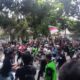 Ribuan massa yang tergabung dalam Gerakan Amarah Rakyat Sukabumi menggelar aksi unjuk rasa di tiga titik strategis: